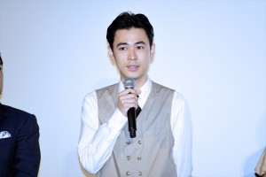 『ラブ×ドック』公開記念舞台挨拶に登壇した成田凌