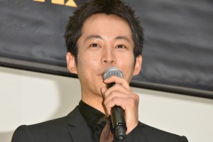 『孤狼の血』初日舞台挨拶に登壇した松坂桃李