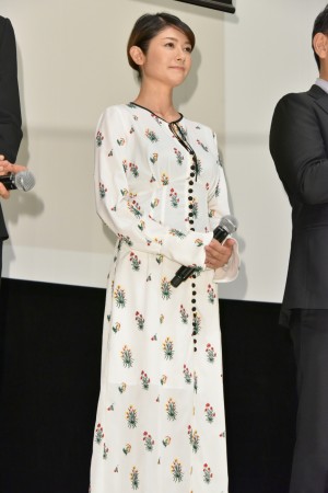 『孤狼の血』初日舞台挨拶に登壇した真木よう子