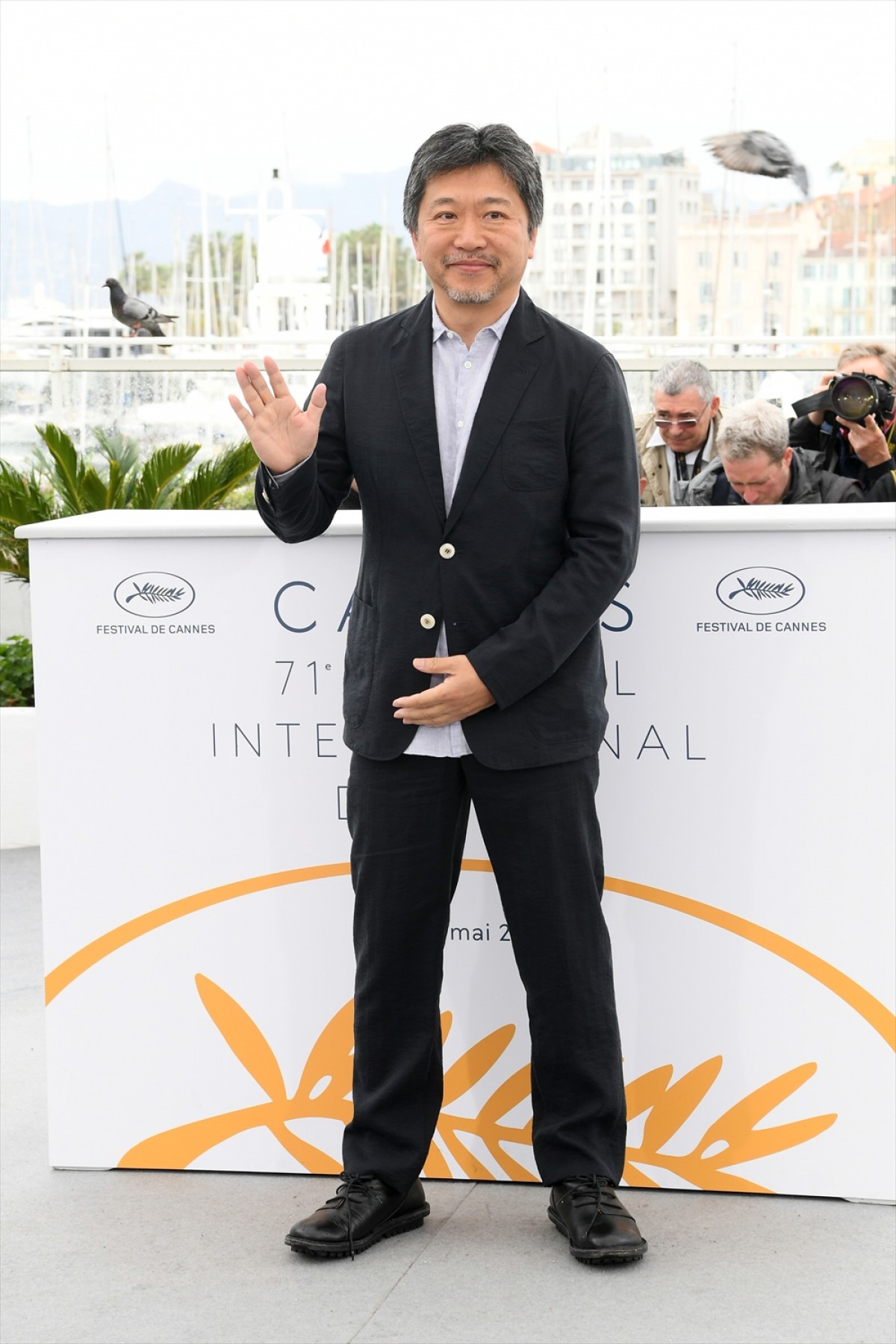 『万引き家族』是枝監督・キャスト、カンヌ映画祭フォトコール＆記者会見に出席