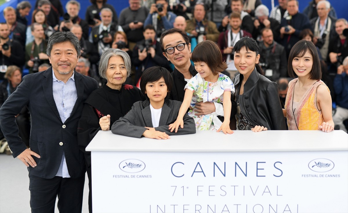 『万引き家族』是枝監督・キャスト、カンヌ映画祭フォトコール＆記者会見に出席