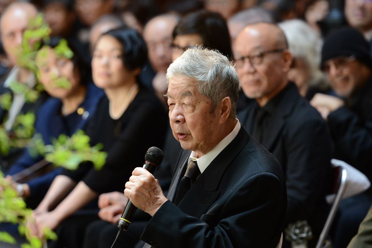 高畑勲監督お別れ会、盟友・宮崎駿監督が涙で思い出を語る