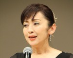 斉藤由貴の長女、母の素顔を暴露「私が外出するとキレるんです」