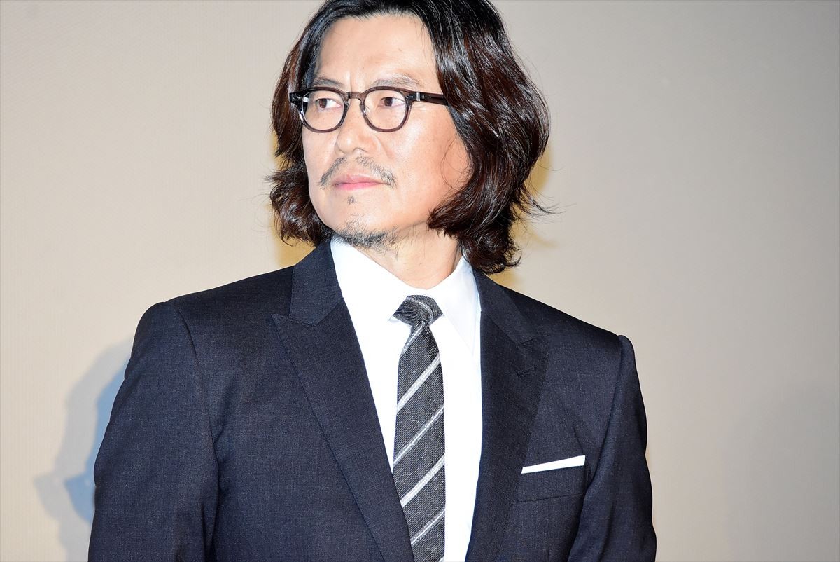 阿部寛、シャンパンタワーにご満悦　トヨエツと再共演誓い合う