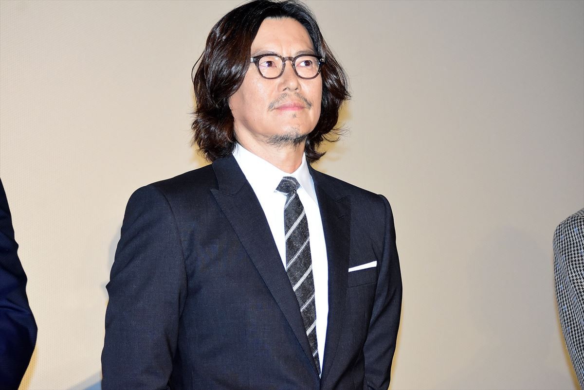 阿部寛、シャンパンタワーにご満悦　トヨエツと再共演誓い合う
