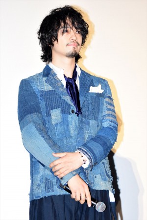 『のみとり侍』初日舞台挨拶に登壇した斎藤工