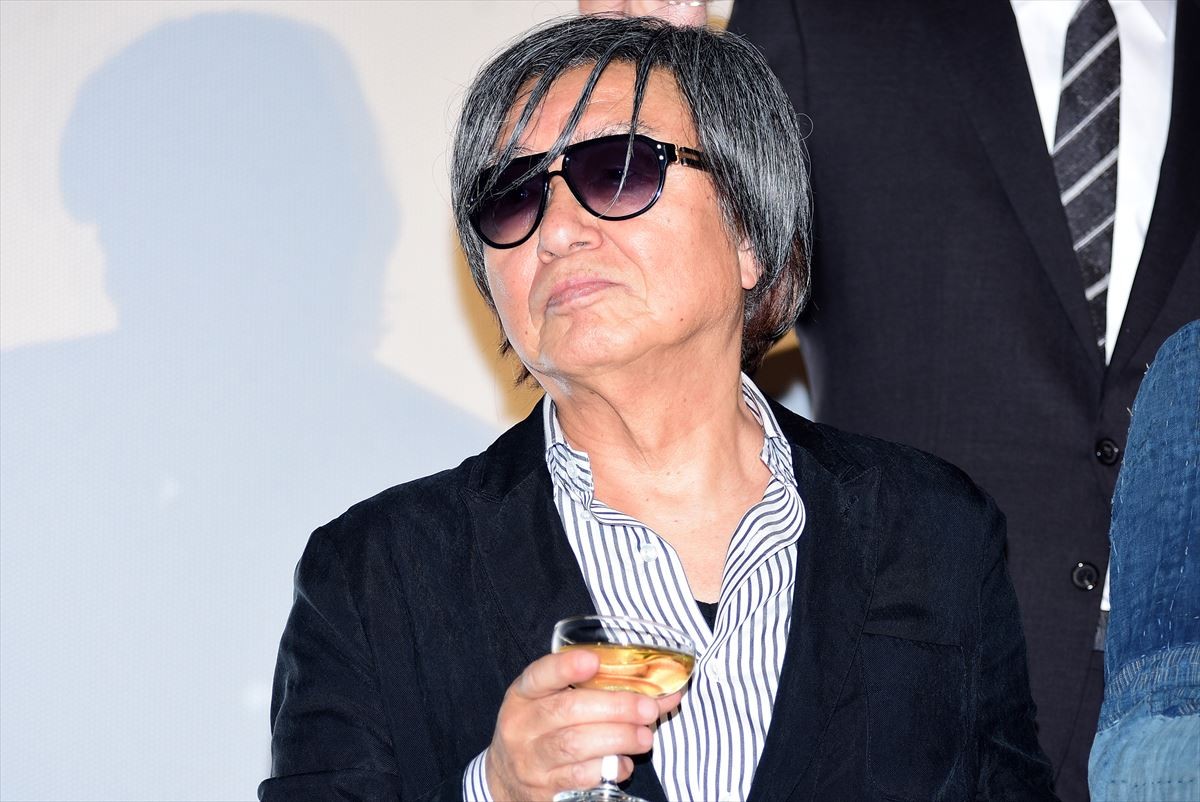 阿部寛、シャンパンタワーにご満悦　トヨエツと再共演誓い合う