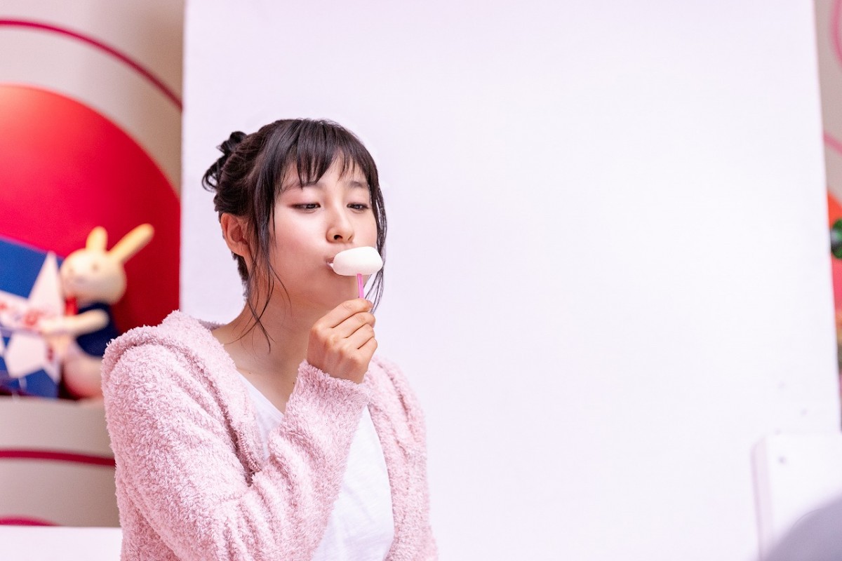 土屋太鳳、部屋着姿でリラックス　WEBムービーで「太鳳の部屋」紹介