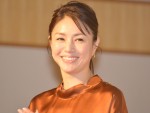 板谷由夏と“双子コーデ”を披露した井川遥