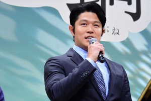 鈴木亮平、『羊と鋼の森』完成披露試写会に登場