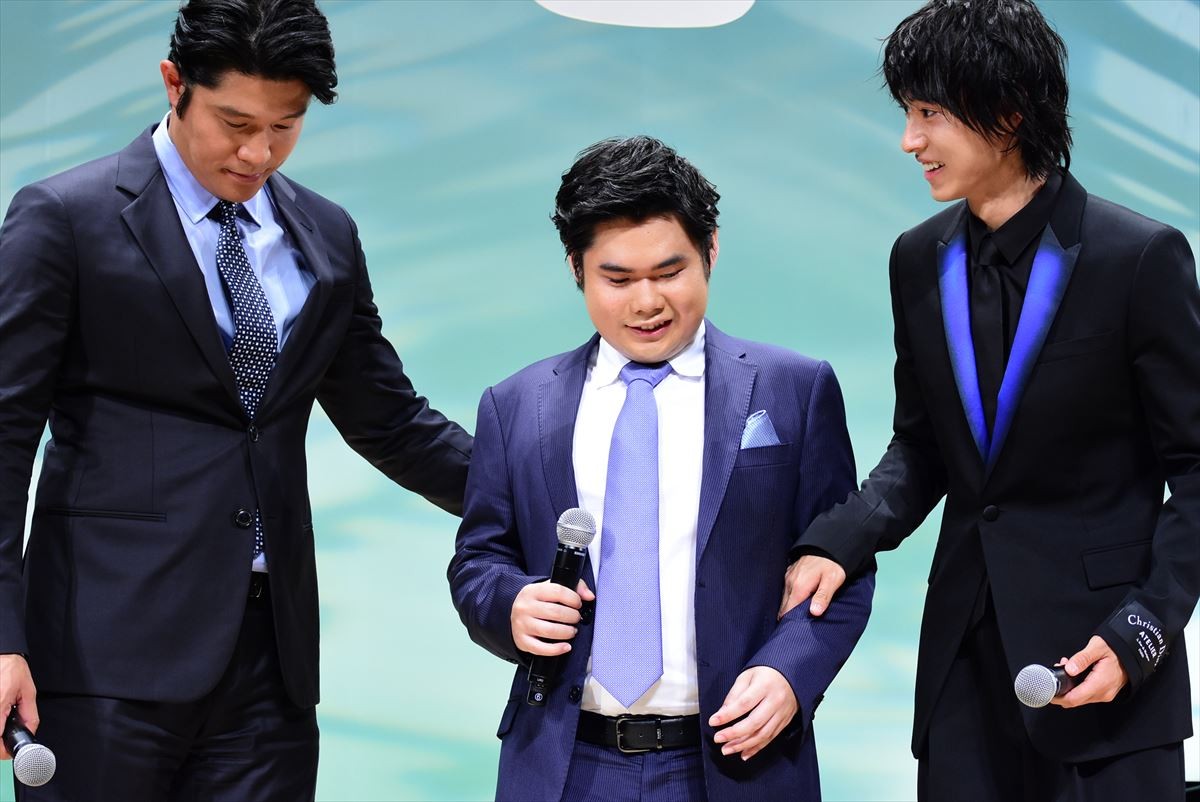 山崎賢人と鈴木亮平、ロケ地・旭川を満喫「羊とホルモンの森でした！」