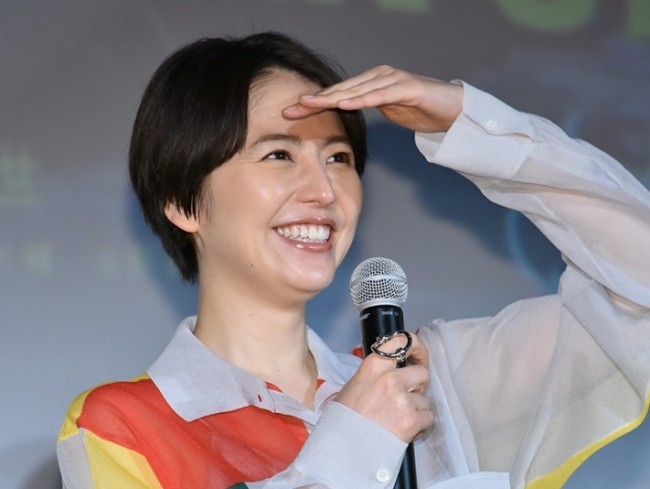 長澤まさみ オンザ眉毛 ぱっつん前髪の昭和ヘアが まるで朝ドラ 18年5月21日 エンタメ ニュース クランクイン