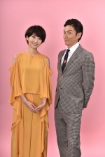 （左から）新土曜ドラマ『サバイバル・ウェディング』に出演する波瑠と伊勢谷友介