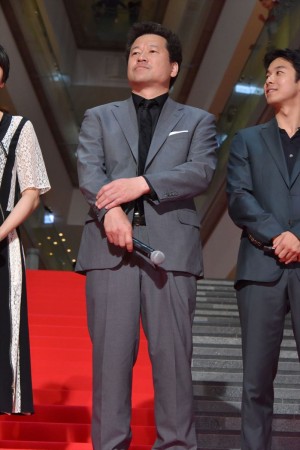 『50回目のファーストキス』レッドカーペットセレモニーに登場した佐藤二朗