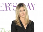 ジェニファー・アニストン、新作政治コメディ映画で同性婚した大統領に