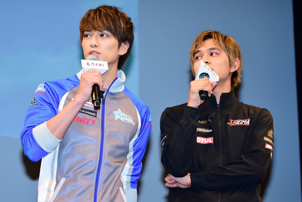 新田真剣佑、トロフィーに大興奮「匠海とのポラと一緒に飾っとく！」