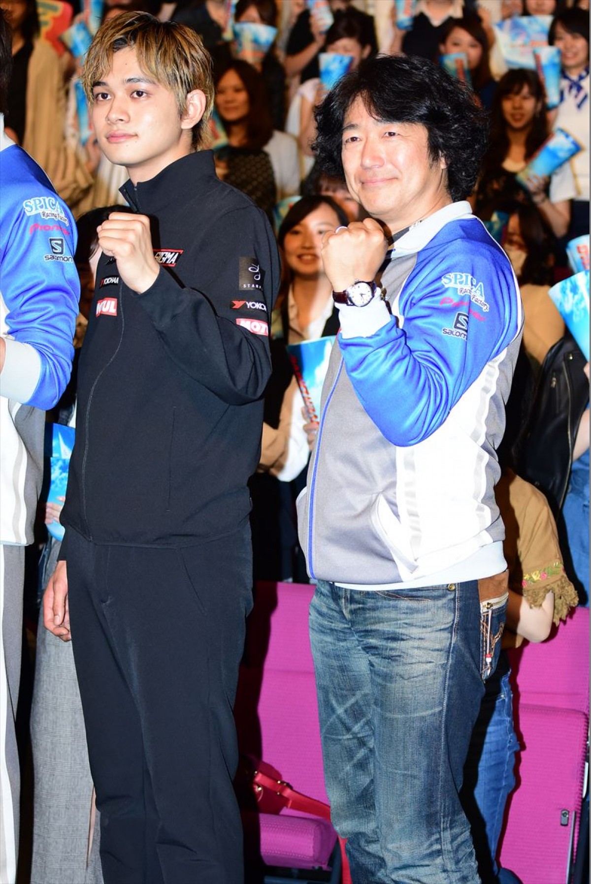 新田真剣佑、トロフィーに大興奮「匠海とのポラと一緒に飾っとく！」