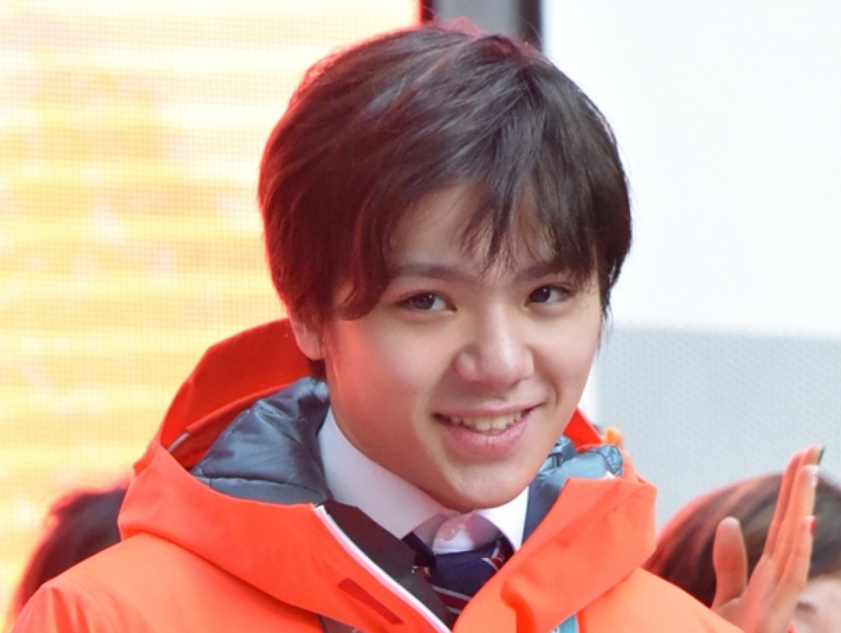 宇野昌磨、マスコットキャラクター・ルークと一緒にBリーグ「アルバルク東京」を応援!