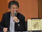 映画『万引き家族』でパルムドールを受賞し帰国会見を行った是枝裕和監督