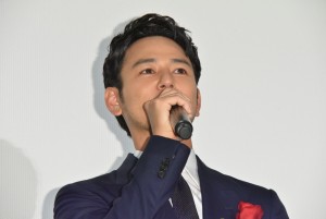 『妻よ薔薇のように 家族はつらいよIII』初日舞台挨拶に登壇した妻夫木聡