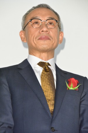 『妻よ薔薇のように 家族はつらいよIII』初日舞台挨拶に登壇した西村まさ彦