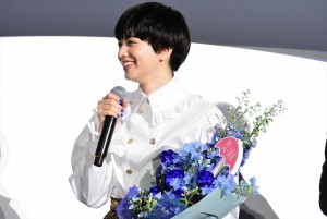 映画『恋は雨上がりのように』公開初日舞台挨拶に登壇した小松菜奈