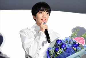 映画『恋は雨上がりのように』公開初日舞台挨拶に登壇した小松菜奈