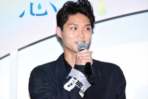 映画『恋は雨上がりのように』公開初日舞台挨拶に登壇した磯村勇斗