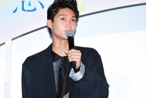 映画『恋は雨上がりのように』公開初日舞台挨拶に登壇した磯村勇斗
