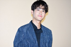 映画『恋は雨上がりのように』公開初日舞台挨拶に登壇した葉山奨之