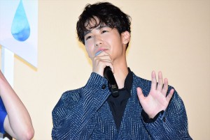 映画『恋は雨上がりのように』公開初日舞台挨拶に登壇した葉山奨之