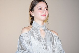 映画『恋は雨上がりのように』公開初日舞台挨拶に登壇した山本舞香