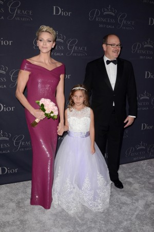 モナコ公国のアルベール2世とシャルレーヌ妃、第35回プリンセス・グレース賞の授賞式に出席