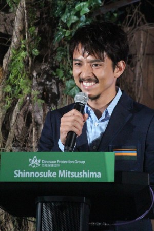 映画『ジュラシック・ワールド／炎の王国』記者会見に登壇した満島真之介