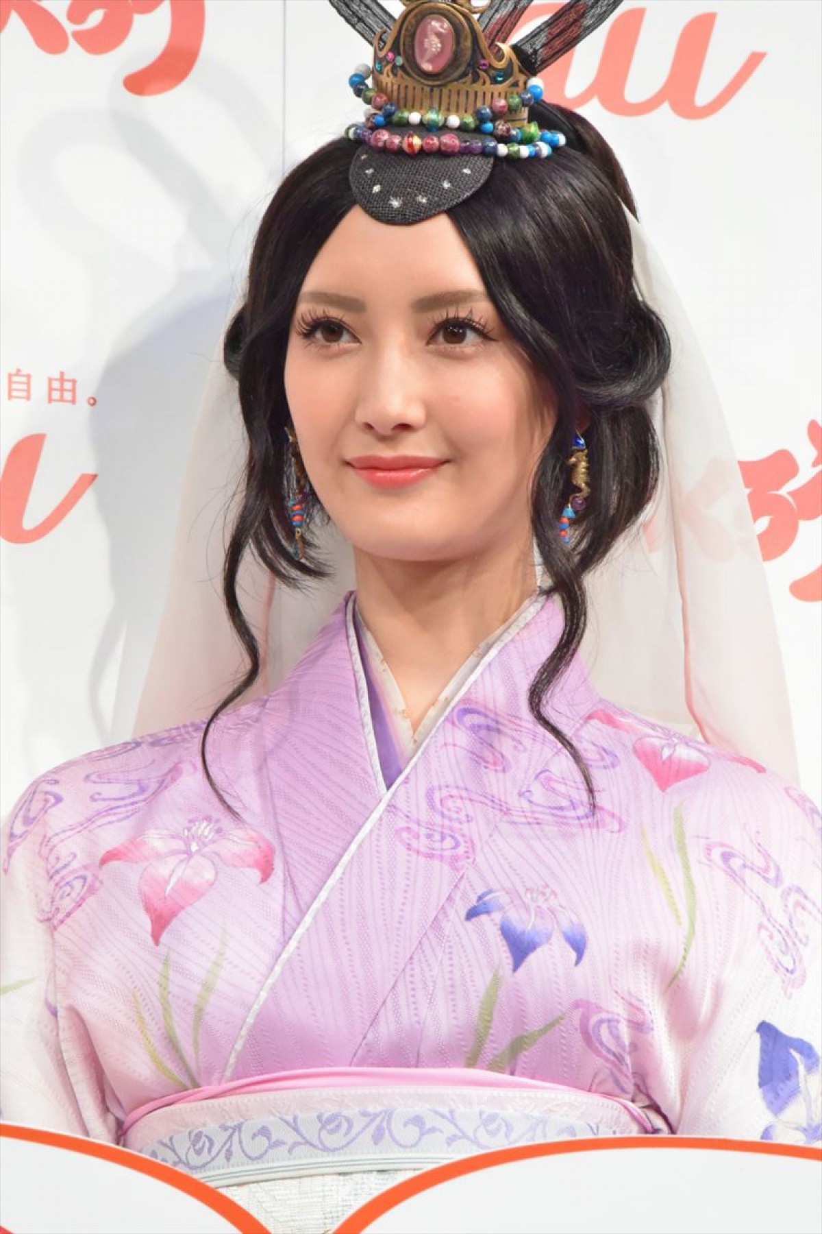 au美人三姉妹が共演　菜々緒「三姉妹でストーリーがあったらいいな」