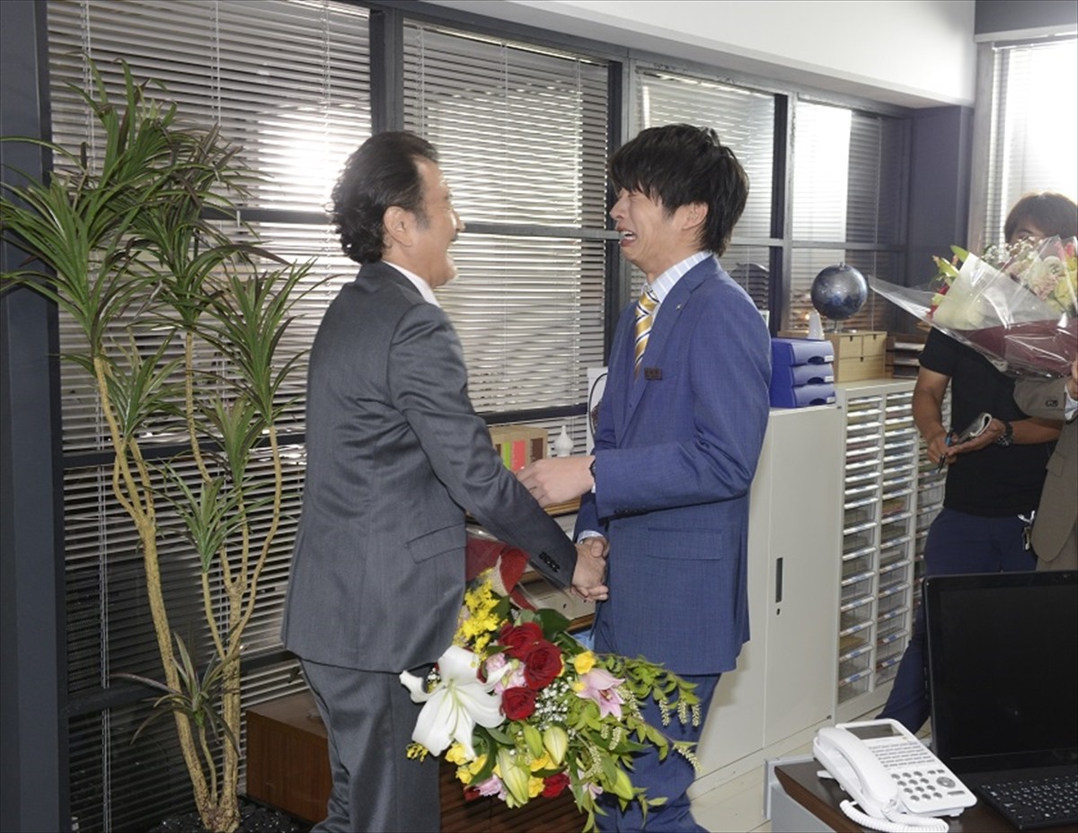 田中圭、吉田鋼太郎との別れに号泣『おっさんずラブ』クランクアップ