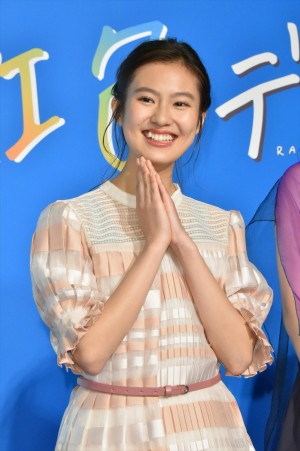 『虹色デイズ』完成披露試写会に登場した恒松祐里