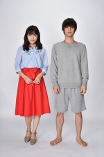 土曜ナイトドラマ『ヒモメン』で共演する（左から）川口春奈と窪田正孝
