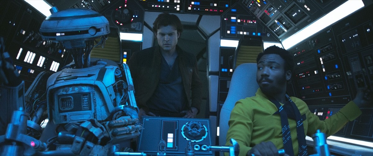 『ハン・ソロ/スター・ウォーズ・ストーリー』に新登場する女性型ドロイドL3‐37