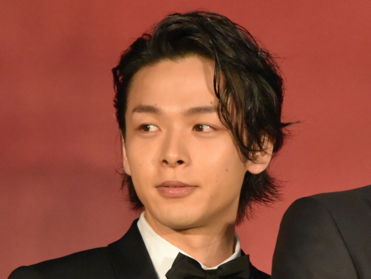 中村倫也、朝ドラ共演の猫ミレーヌとの2ショット披露し「猫飼いたい」