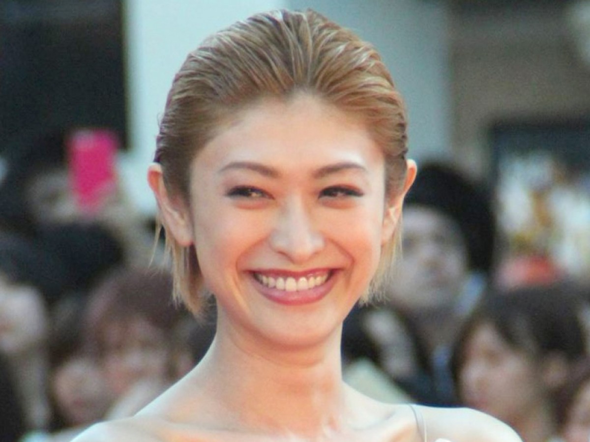 山田優 Nyでの美脚写真に 足ながっ 立ってるだけでも美しい の声 18年6月3日 エンタメ ニュース クランクイン