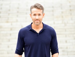 増上寺にライアン降臨！「ライアン・レイノルズと行く！ ドキドキTOKYOバスツアー」にて