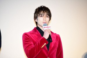 『OVER DRIVE』初日舞台挨拶に登壇した新田真剣佑