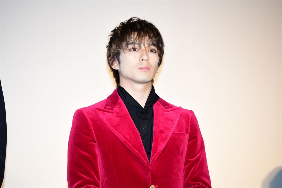 新田真剣佑5歳　竹野内豊との20年前2ショット　ファン「かわいすぎる」の声