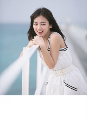 伊原六花1st写真集『rikka』より