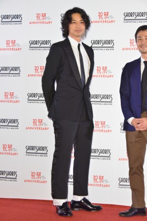 「ショートショート フィルムフェスティバル ＆ アジア 2018」レッドカーペットイベントに登場した斎藤工