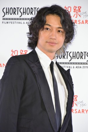 「ショートショート フィルムフェスティバル ＆ アジア 2018」レッドカーペットイベントに登場した斎藤工