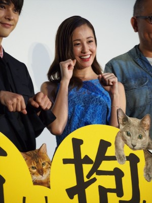 映画『猫は抱くもの』完成披露試写会舞台挨拶に登壇した沢尻エリカ