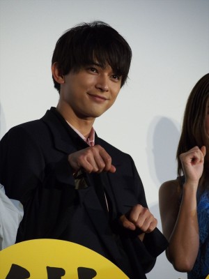 映画『猫は抱くもの』完成披露試写会舞台挨拶に登壇した吉沢亮