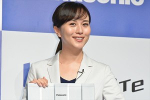 パナソニック「レッツノート」新製品発表会に出席した比嘉愛未